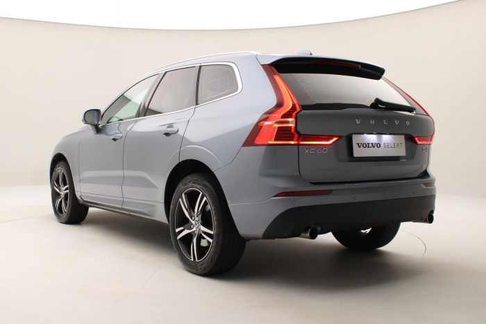 Volvo XC60 B4 AWD MOMENTUM REZERVACE 2.0 Momentum