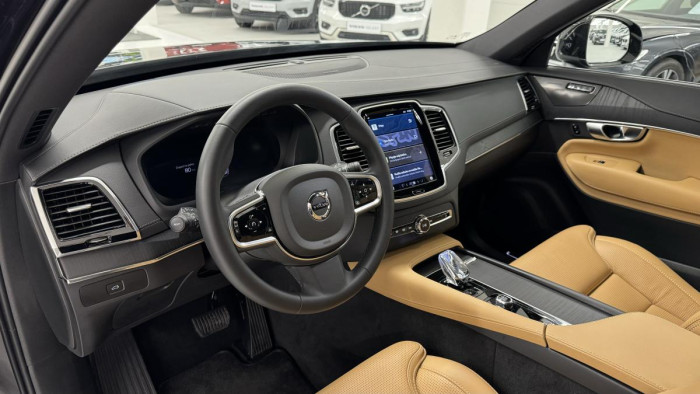 Volvo XC90 B5 AWD ULTIMATE REZERVACE