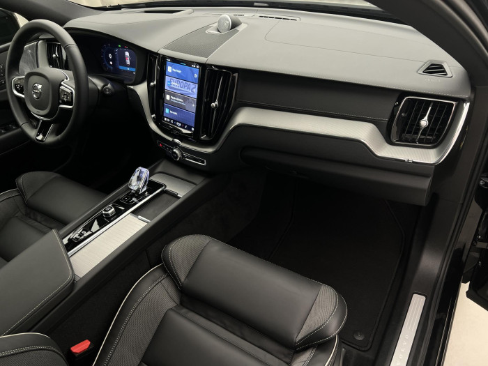 Volvo XC60 B5 AWD ULTRA BLACK EDITION AUT 2.0 Edition