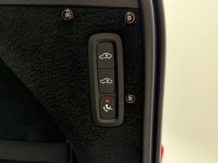 Volvo XC90 B5 AWD INSCRIPTION REZERVACE
