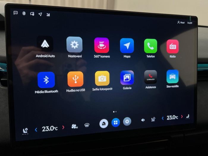 Lynk & Co 08 MORE PHEV