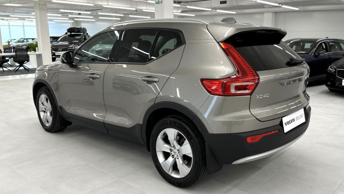 Volvo XC40 B4 AWD MOMENTUM ADVANCED 1.maj 2.0 Momentum