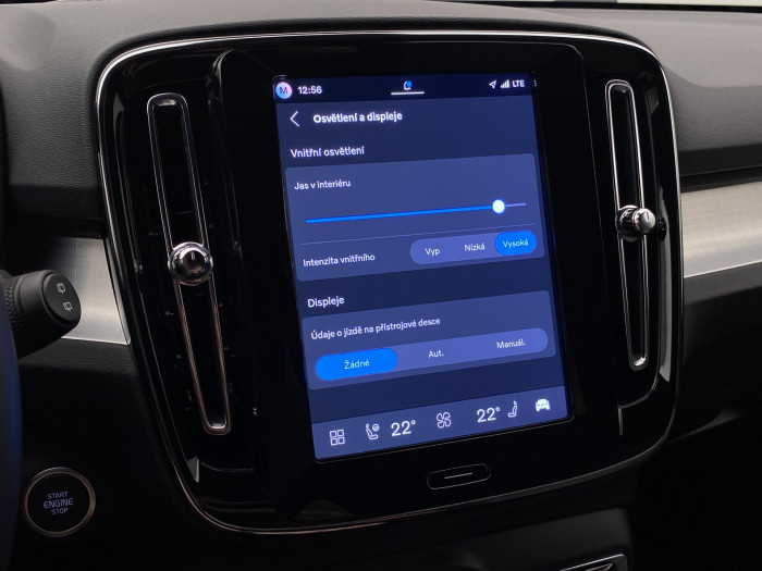 Volvo XC40 B3 DARK PLUS AUT CZ