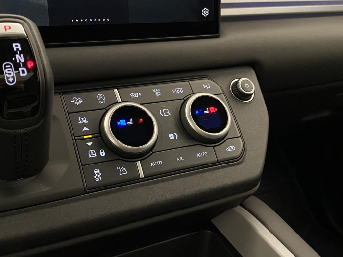 Land Rover Defender 110 D300 SEDONA REZERVACE 3.0 d