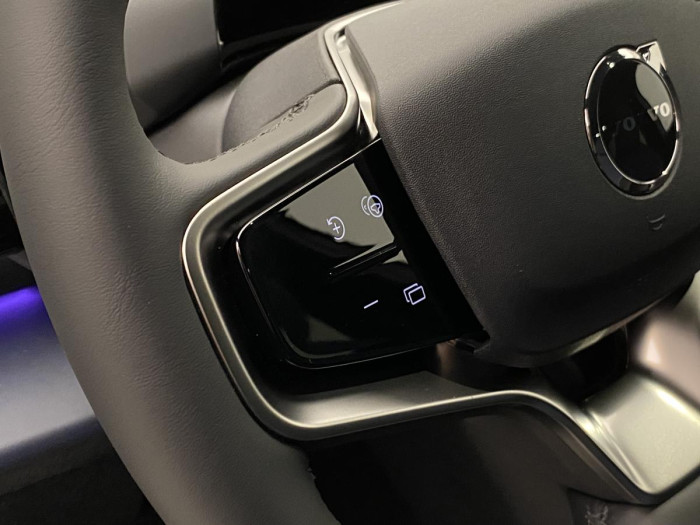 Volvo EX30 PURE ELECTRIC AWD TWIN PLUS