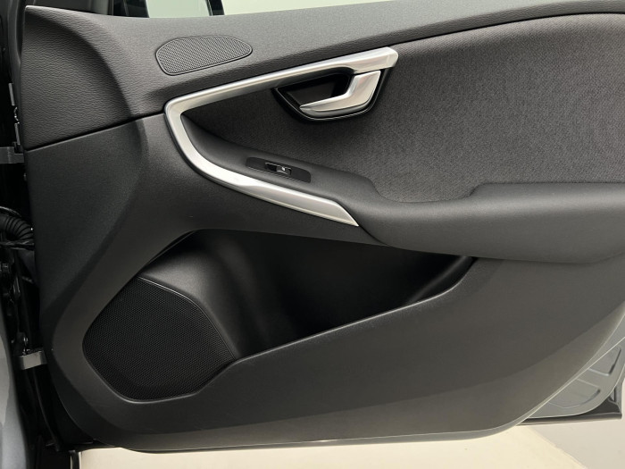 Volvo V40 CC D3 MOMENTUM 2.0 d CC CC Momentum