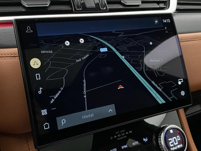 Jaguar F-Pace D200 AWD R-DYNAMIC REZERVACE 2.0 d Dynamic