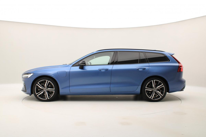 Volvo V60 T8 AWD R-DESIGN AUT REZERVACE