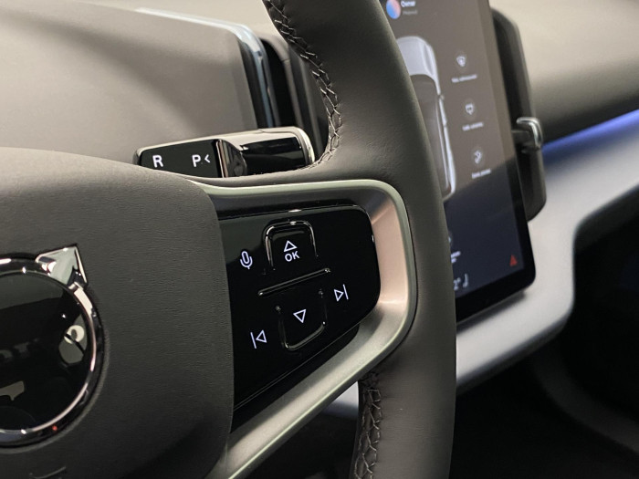 Volvo EX30 PURE ELECTRIC TWIN AWD ULTRA