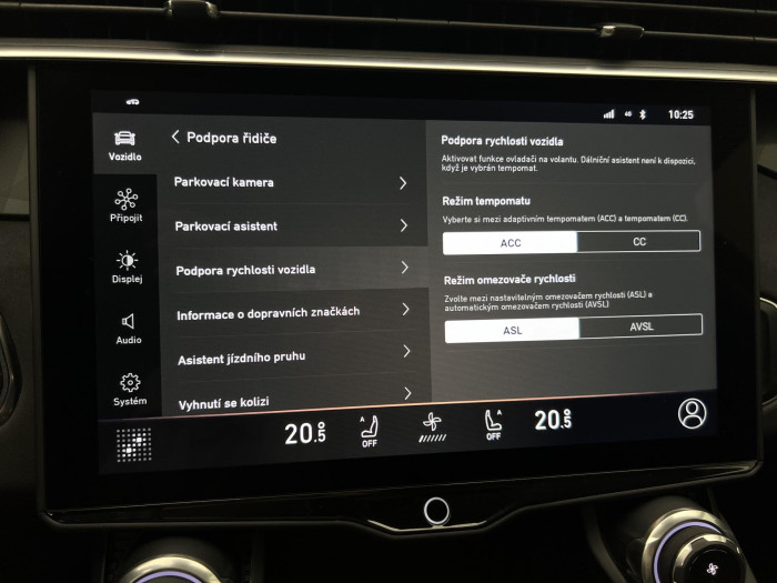 Lynk & Co 01 HEV DCT AUT