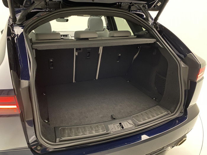 Jaguar E-Pace P250 SE  R-DYNAMIC REZERVACE 2.0 SE Dynamic