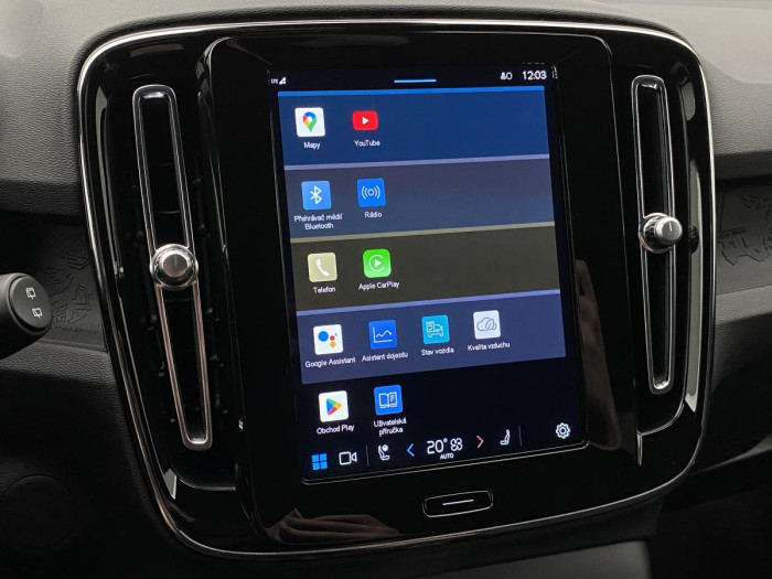 Volvo XC40 PURE ELECTRIC RECHARGE PLUS Plus