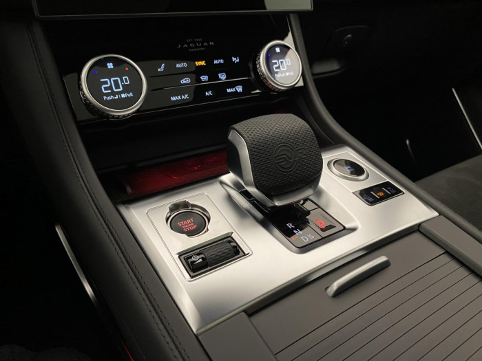 Jaguar F-Pace SVR 575 EDITION REZERVACE 5.0 Edition