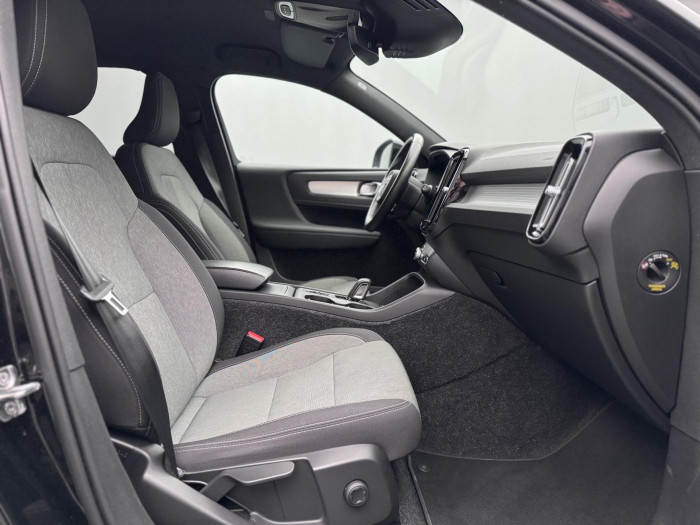 Volvo XC40 B4 MOMENTUM PRO CZ 1.maj 2.0 Momentum