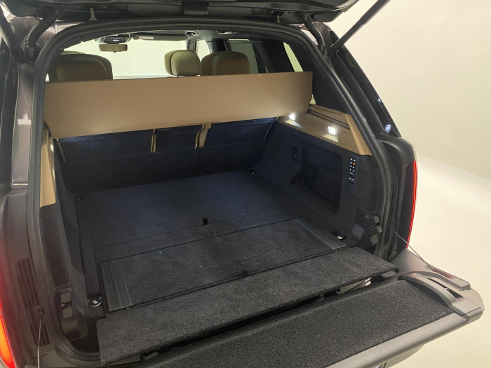 Land Rover Range Rover P550e AUTOBIOGRAPHY SWB