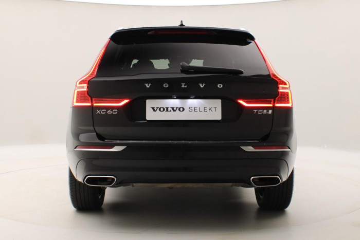 Volvo XC60 T5 AWD INSCRIPTION REZERVACE