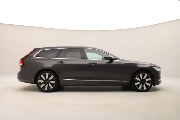 Volvo V90 T6 AWD PLUS BRIGHT REZERVACE