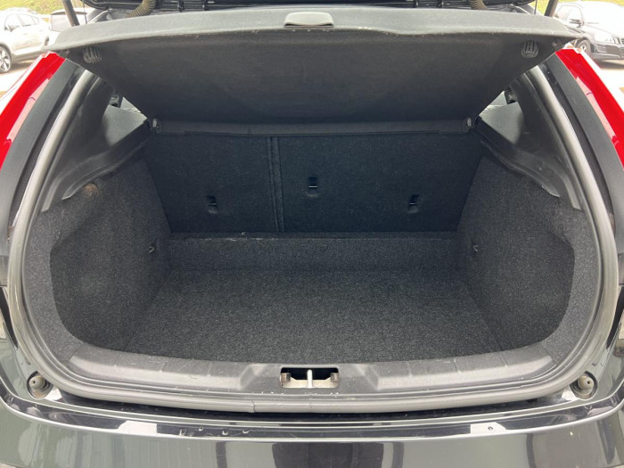 Volvo V40 D2 NAVIGACE 1.maj. 2.0 d