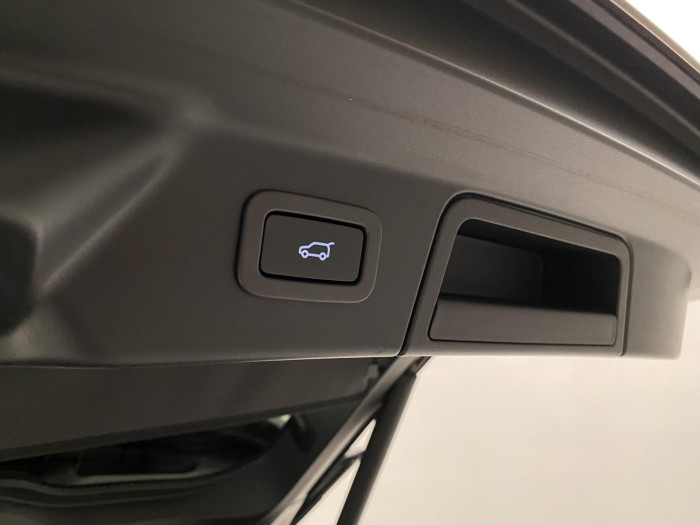 Land Rover Range Rover Velar D300 AWD S R-DYNAMIC REZERVACE 3.0 d Dynamic