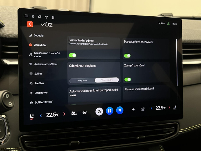 Lynk & Co 01 MORE PHEV