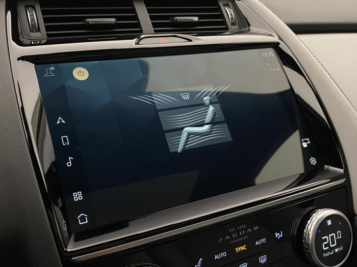 Jaguar E-Pace P250 SE  R-DYNAMIC REZERVACE 2.0 SE Dynamic