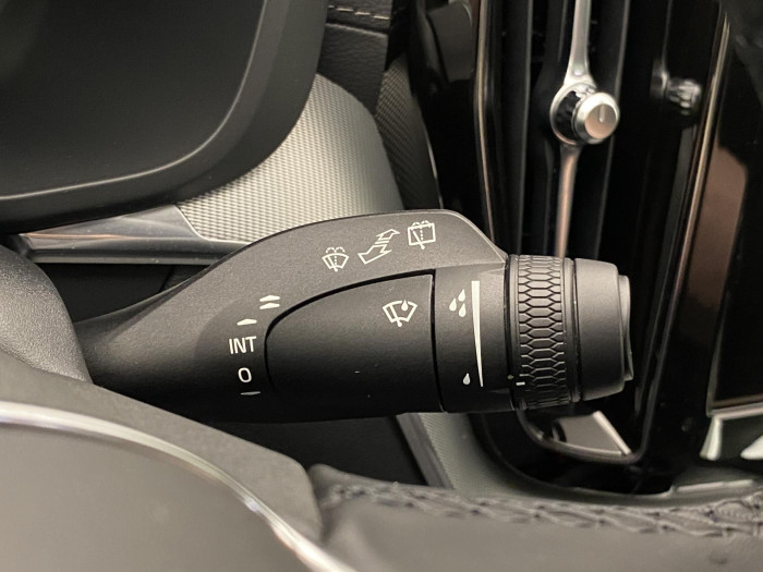 Volvo XC60 B5 AWD DARK ULTIMATE AUT CZ