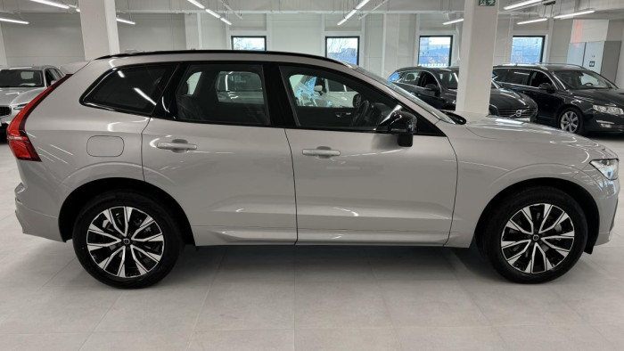 Volvo XC60 B4 PLUS DARK REZERVACE 2.0 Plus