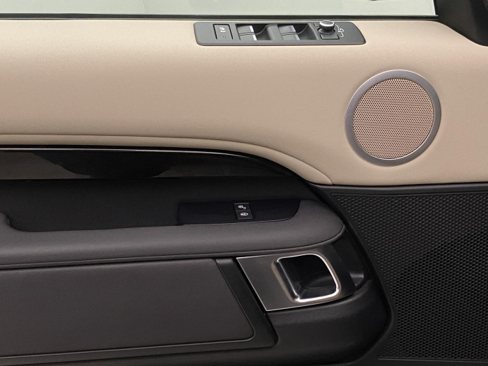 Land Rover Discovery 3,0 SD6 AWD SE AUT REZERVACE 3.0 SE