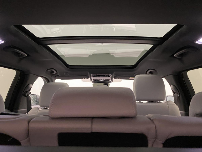 Land Rover Range Rover Velar D300 SE AUT AWD REZERVACE 3.0 d SE