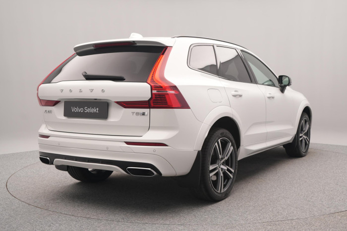 Volvo XC60 T8 AWD RECHARGE REZERVACE
