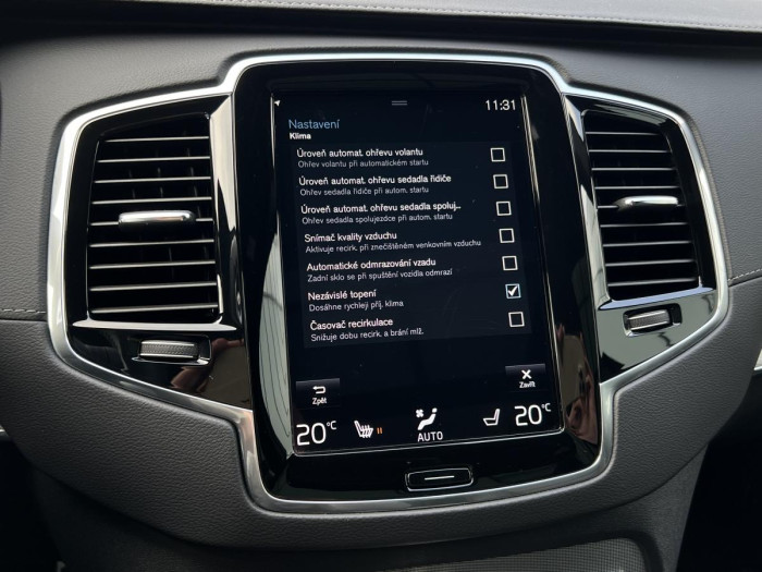 Volvo XC90 T8 AWD R-DESIGN 7 MÍSTNÁ Aut