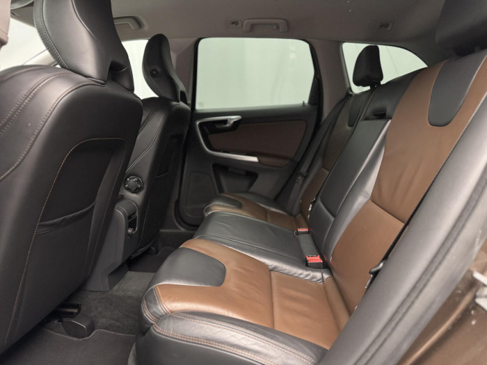 Volvo XC60 D5 AWD SUMMUM 2.4 d Summum