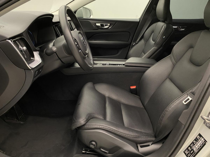 Volvo V60 CC T5 AWD MOMENTUM REZERVACE 2.0 CC CC Momentum