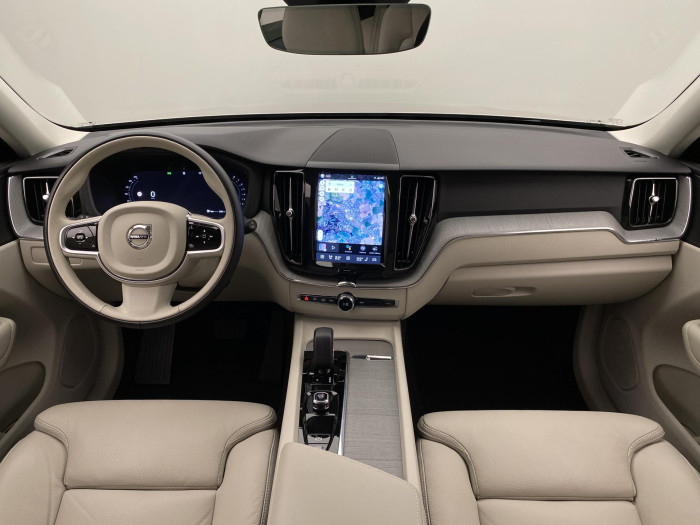 Volvo XC60 B5 AWD DARK PLUS AUT CZ