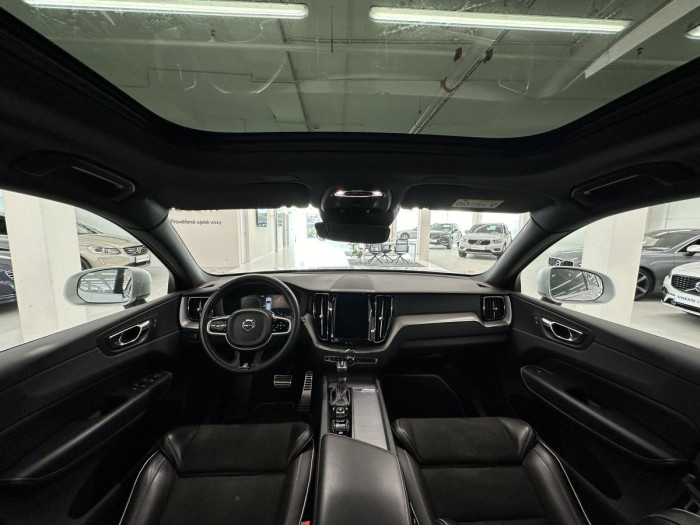 Volvo XC60 D5 AWD R-DESIGN AUT REZERVACE 2.0 d