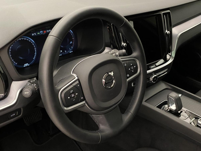 Volvo V60 B4 MOMENTUM AUT REZERVACE 2.0 Momentum