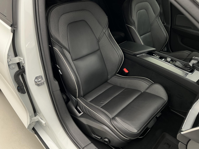 Volvo V60 D3 AWD R-DESIGN AUT 2.0 d