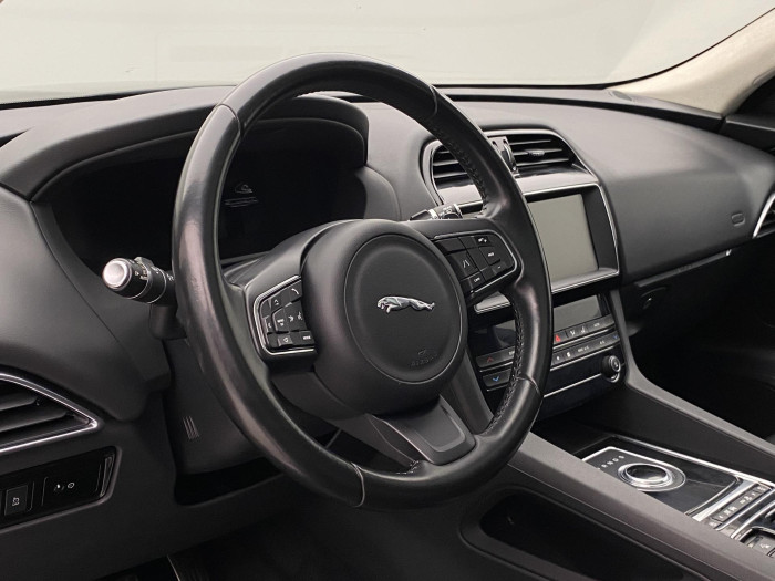 Jaguar F-Pace 25t AWD AUT