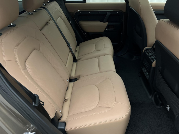 Land Rover Defender 110 D300 X-DYNAMIC HSE AWD Aut 3.0 d Dynamic