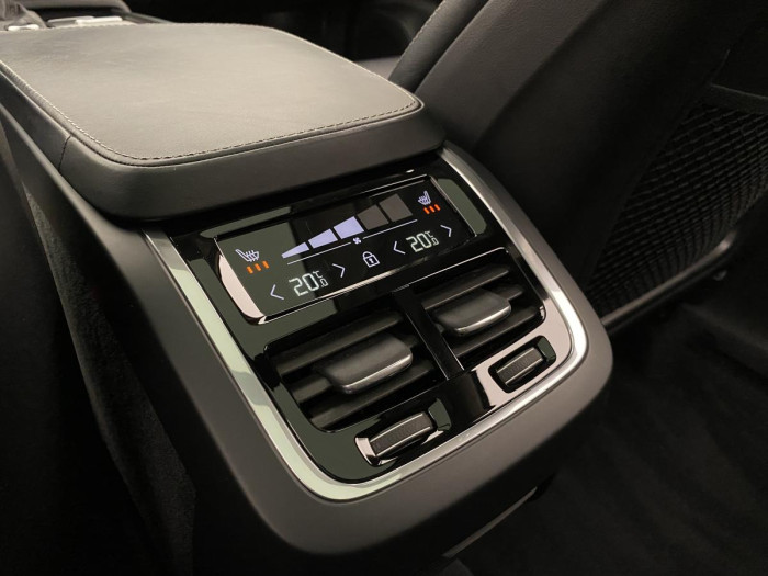 Volvo XC90 T6 AWD INSCRIPTION REZERVACE