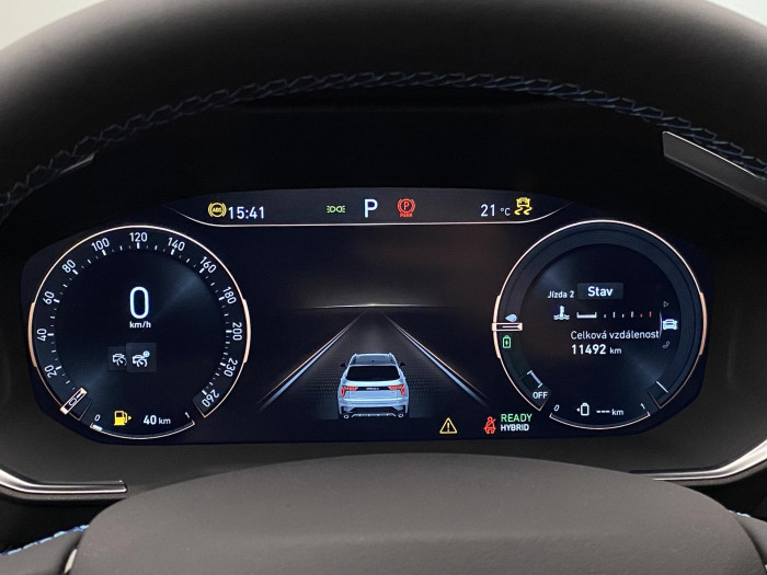 Lynk & Co 01 PHEV DCT AUT 1.maj REZERVACE