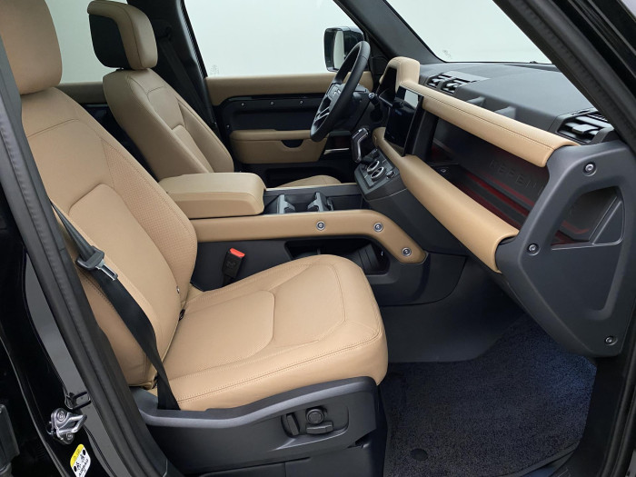 Land Rover Defender 110 D300 X-DYNAMIC HSE AWD AUT 3.0 d Dynamic