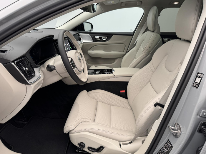 Volvo V60 T6 AWD Plug-in H. DARK ULTRA