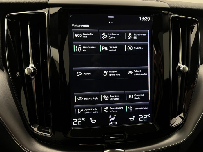 Volvo XC60 D3 MOMENTUM 1.maj. 2.0 d Momentum