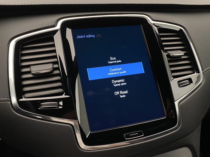 Volvo XC90 B5 AWD R-DESIGN AUT CZ