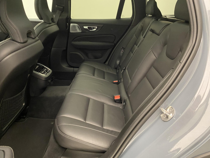 Volvo V60 CC B5 AWD BRIGHT REZERVACE 2.0 CC CC