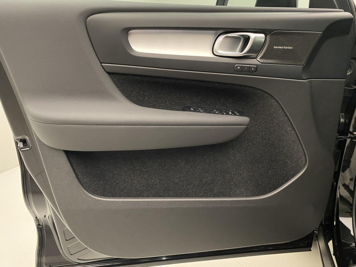 Volvo XC40 B3 AUT DARK PLUS