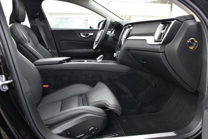 Volvo V60 CC B5 AWD ULTIMATE REZERVACE 2.0 CC CC