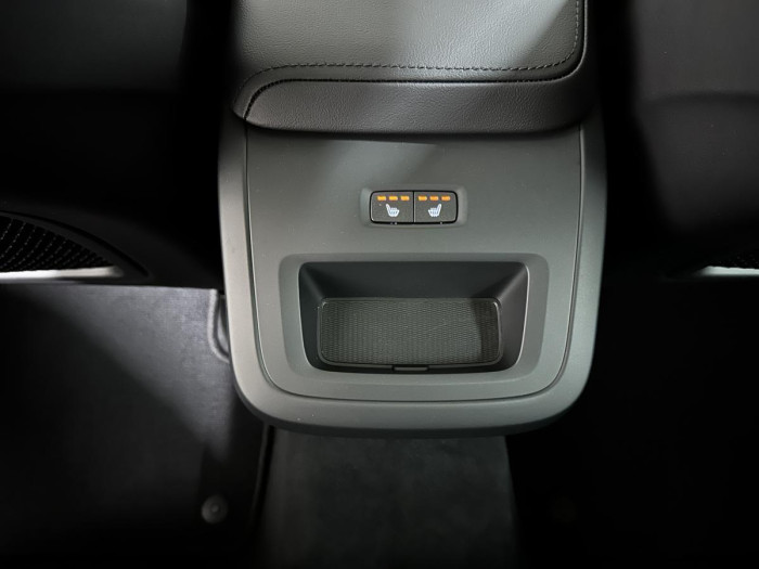 Volvo XC60 B4 AWD PLUS DARK REZERVACE 2.0 Plus