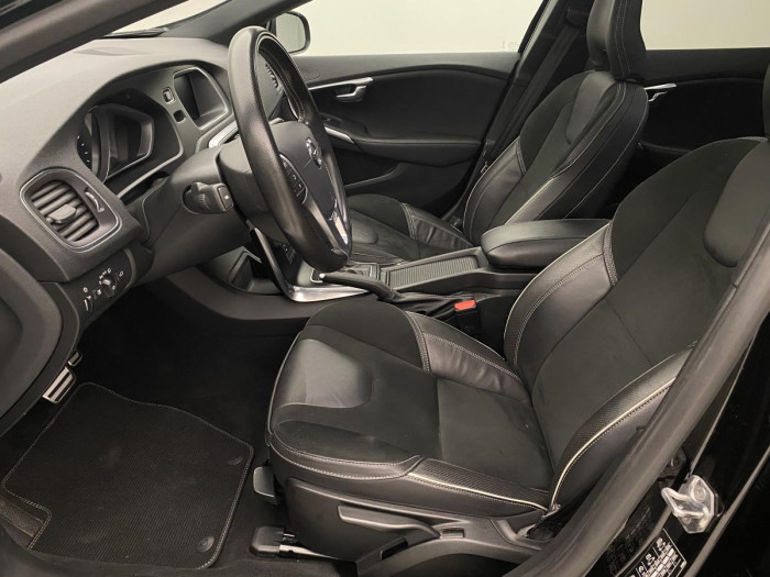 Volvo V40 T3 R-DESIGN AUT 1.maj.